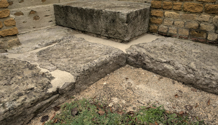 Frost-resistant restoration mortar